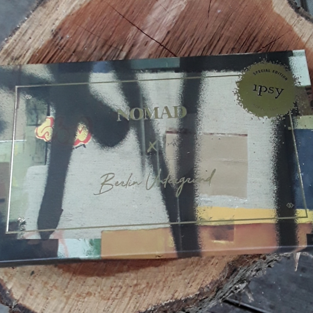 Nomad cosmetics eyeshadow palette